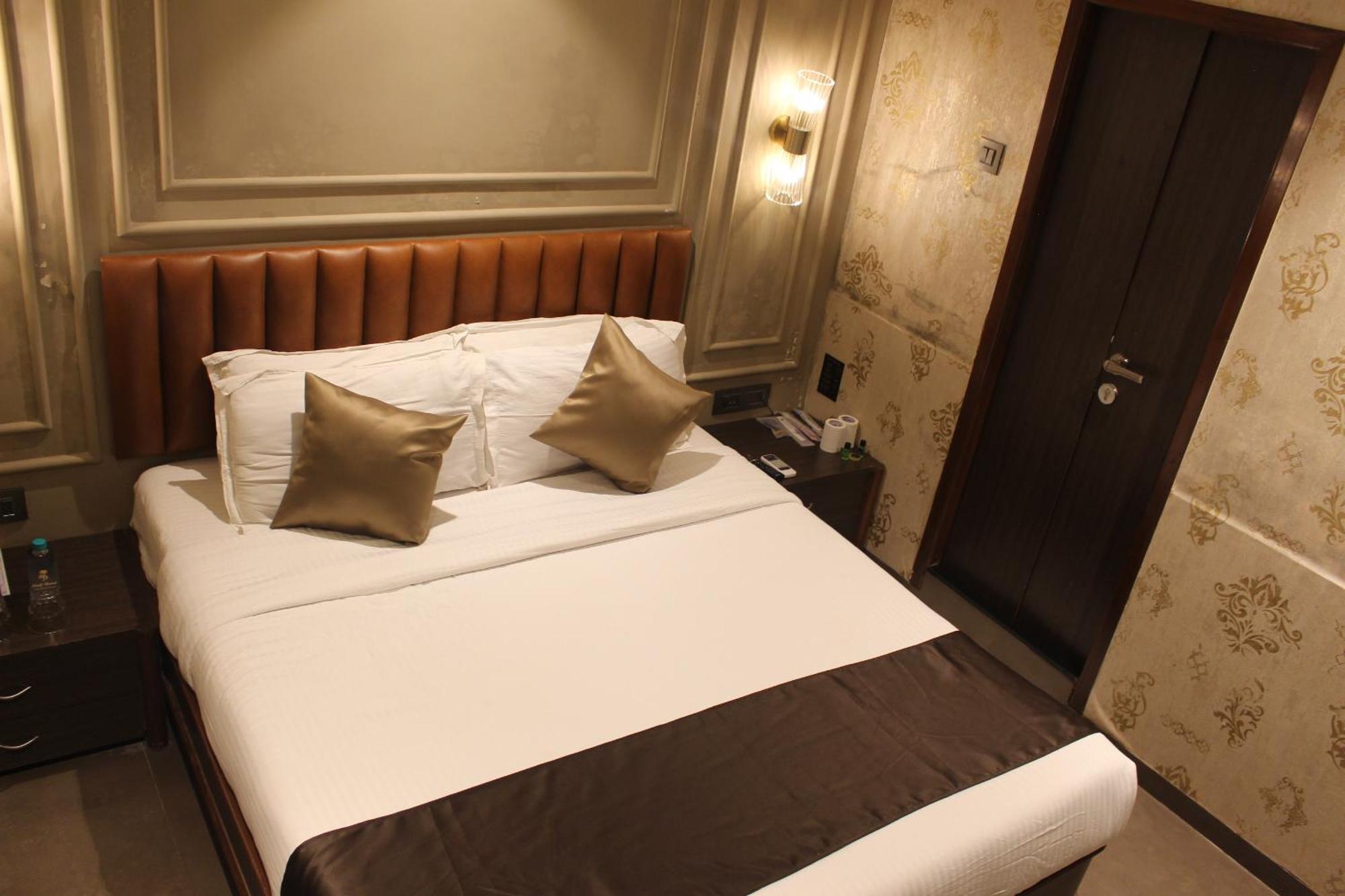 Gulf Hotel Mumbai- The Boutique Hotel Colaba Mumbai Exterior foto