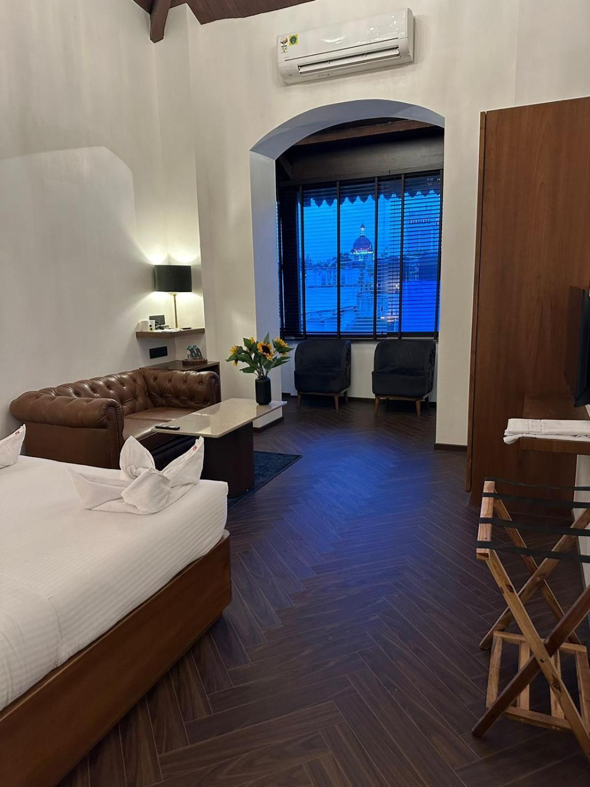 Gulf Hotel Mumbai- The Boutique Hotel Colaba Mumbai Exterior foto